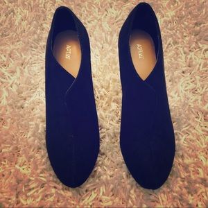 Black booties. Great condition.